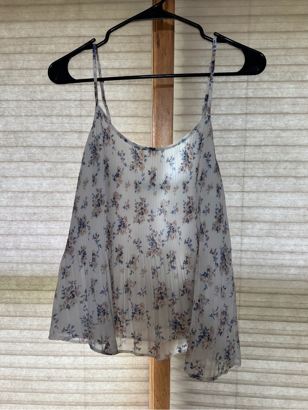 Abercrombie & Fitch White Floral Spaghetti-Strap Camisole